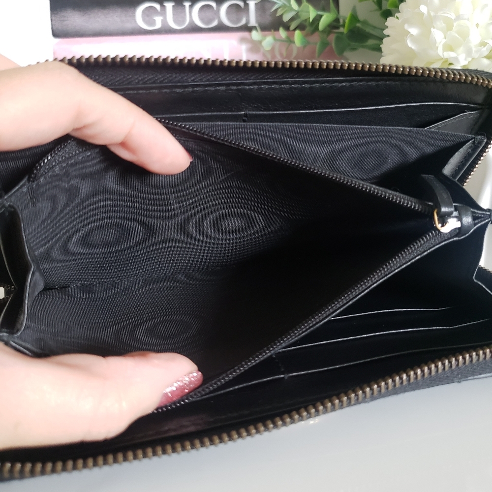 **SOLD** Authentic Pre-owned Gucci Marmont Pearl Logo Quilted Long Wallet - Picture 6 of 12